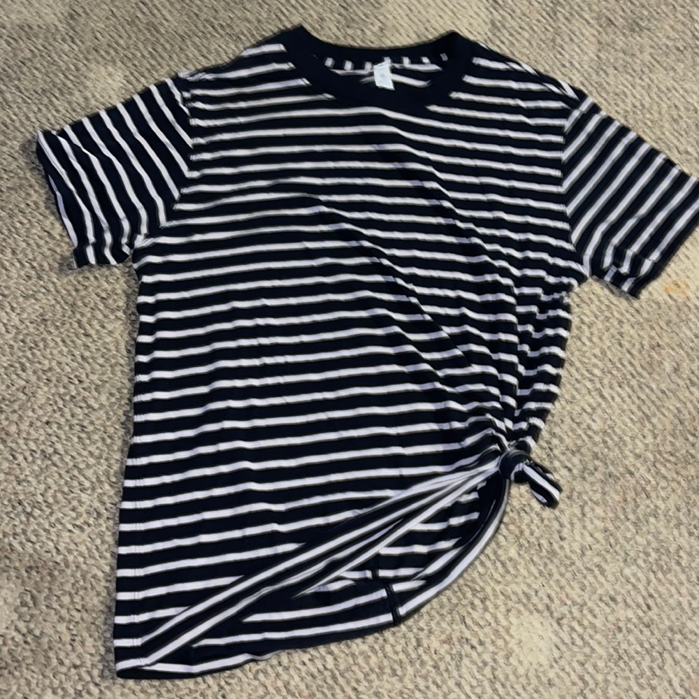 Lululemon Tee